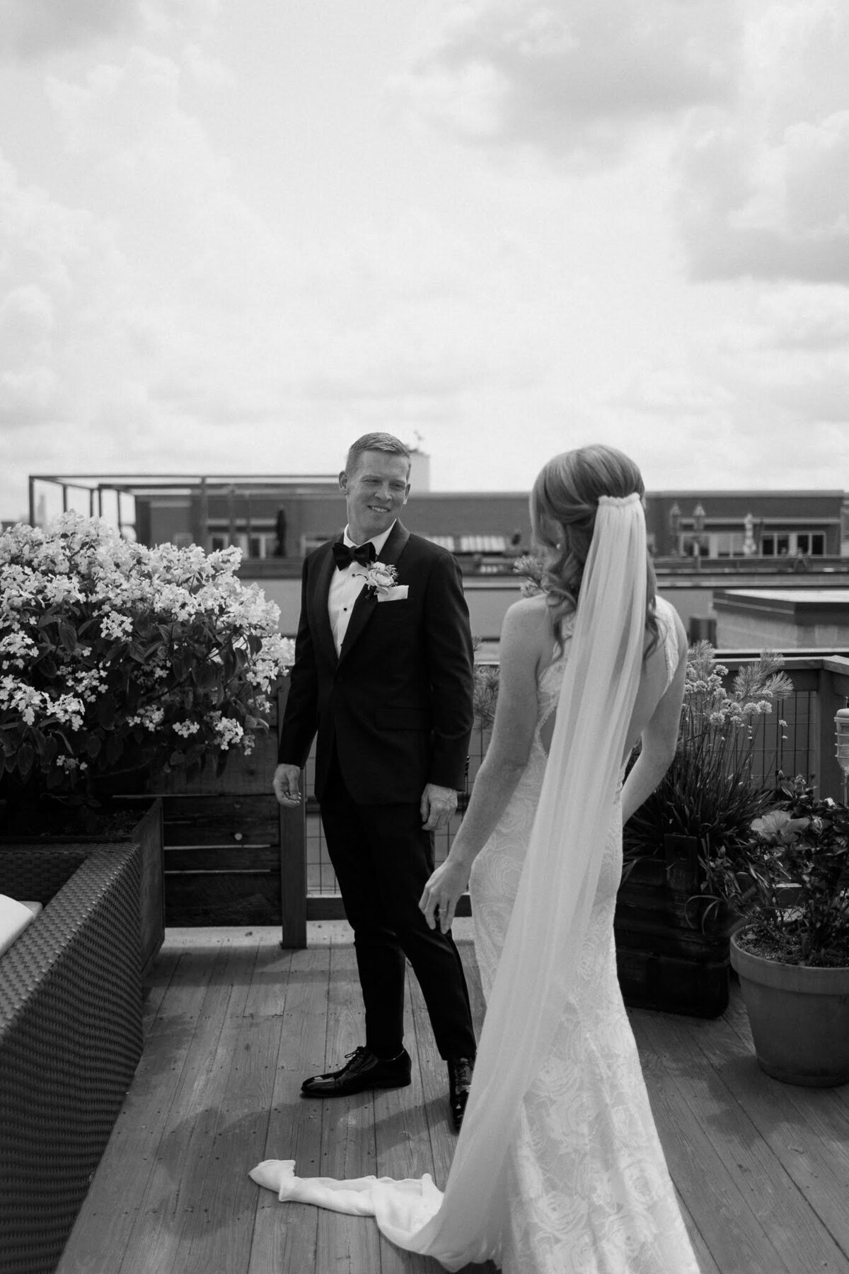 Nichole-Babiez-Photography-07.15.2023-Artifact-events-downtown-chicago-montrose-pointe-bird-sanctuary-wedding-photos-candid-luxury-fall-destination-11