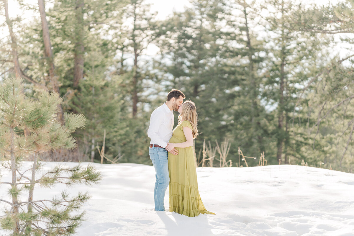 Colorado Winter Maternity Mountain Pictures Mount Falcon Elena Spraguer Photography0037