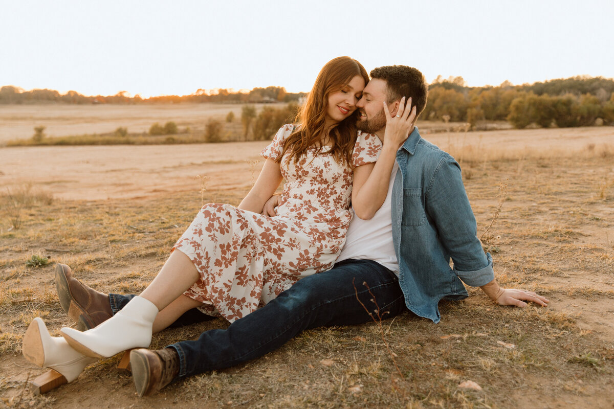 2022_folsom-lake-autumn-engagement-adam-griffin-photo-23