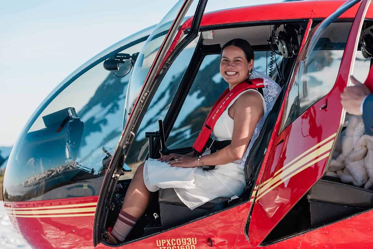 alaska-destination-wedding-glacier-helicopter