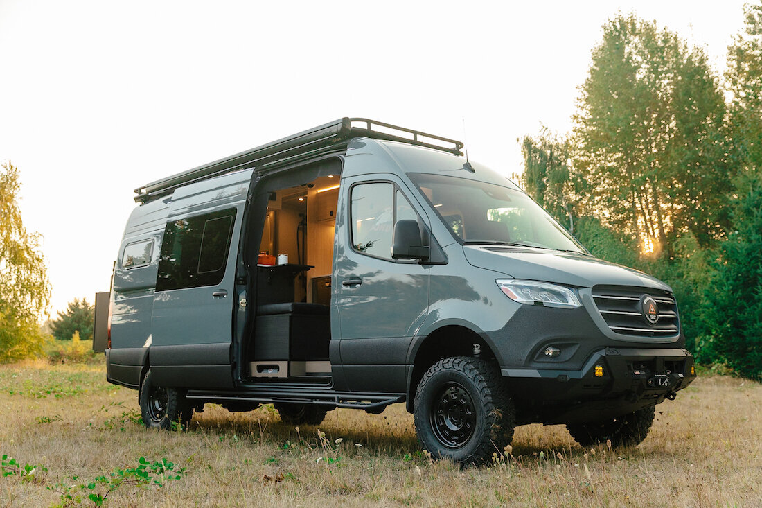 1_PawPrintsPitStops250918_BMV_SlowFastcreative_0787