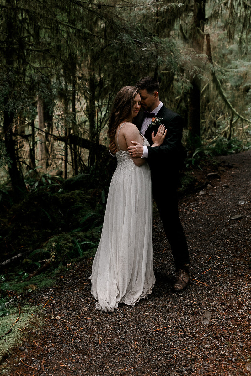 washingtonelopementphotographer-fernacreswedding-forkswashingtonwedding-pnwelopement-81