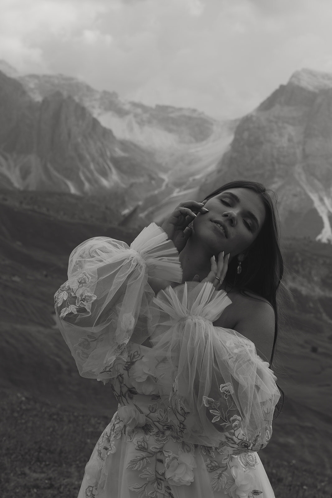 destination-wedding-elopement-photographer-italy-dolomites-seceda-documentary-tanya-davids-photo-film-87