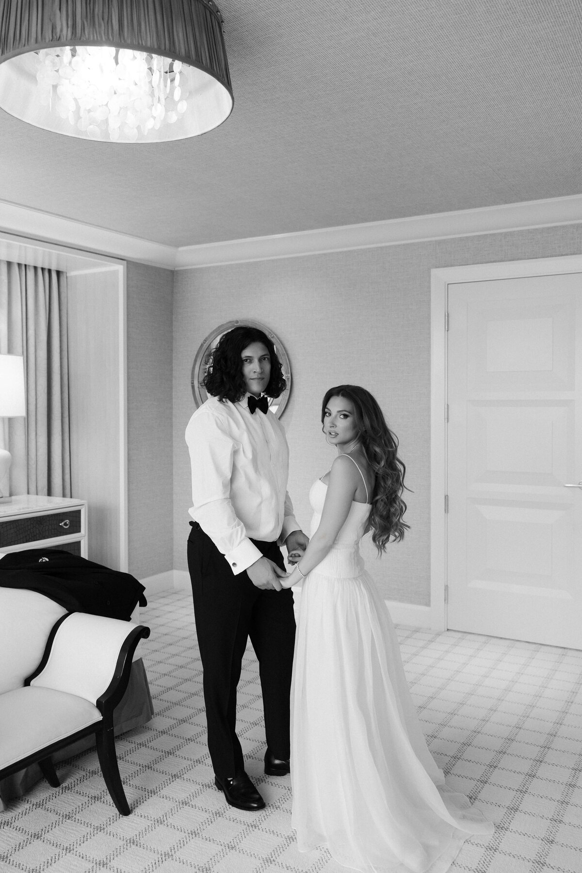 15_riskyexposure_shoshana-kyle_las-vegas-elopement-photography