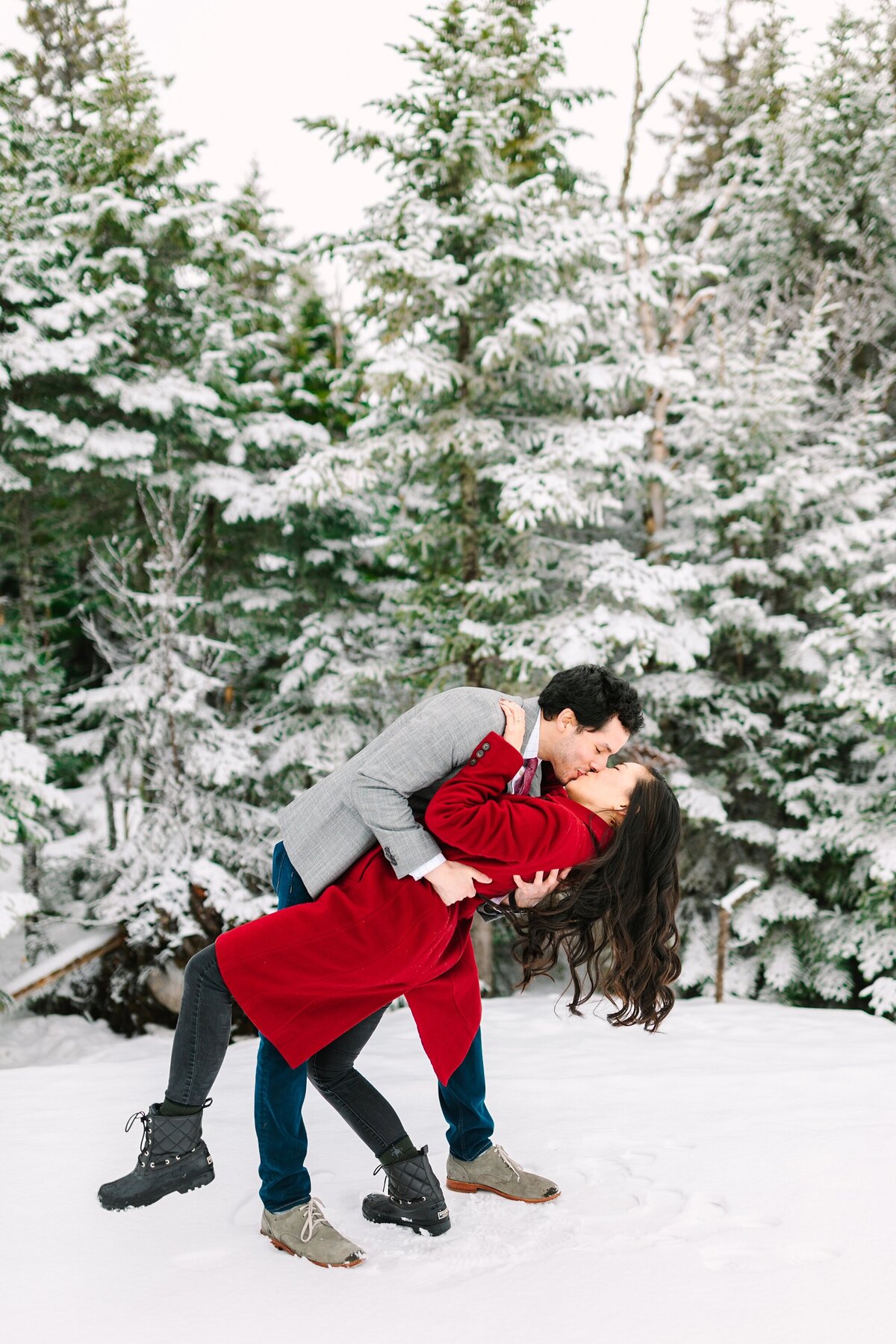 Kelly_Payeur_Photography_New_Hampshire_White_Mountains_Winter_Engagement_Photographer_0008
