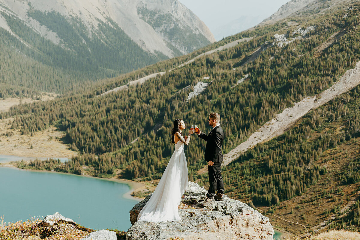 Calgary Elopement Photographer (10)