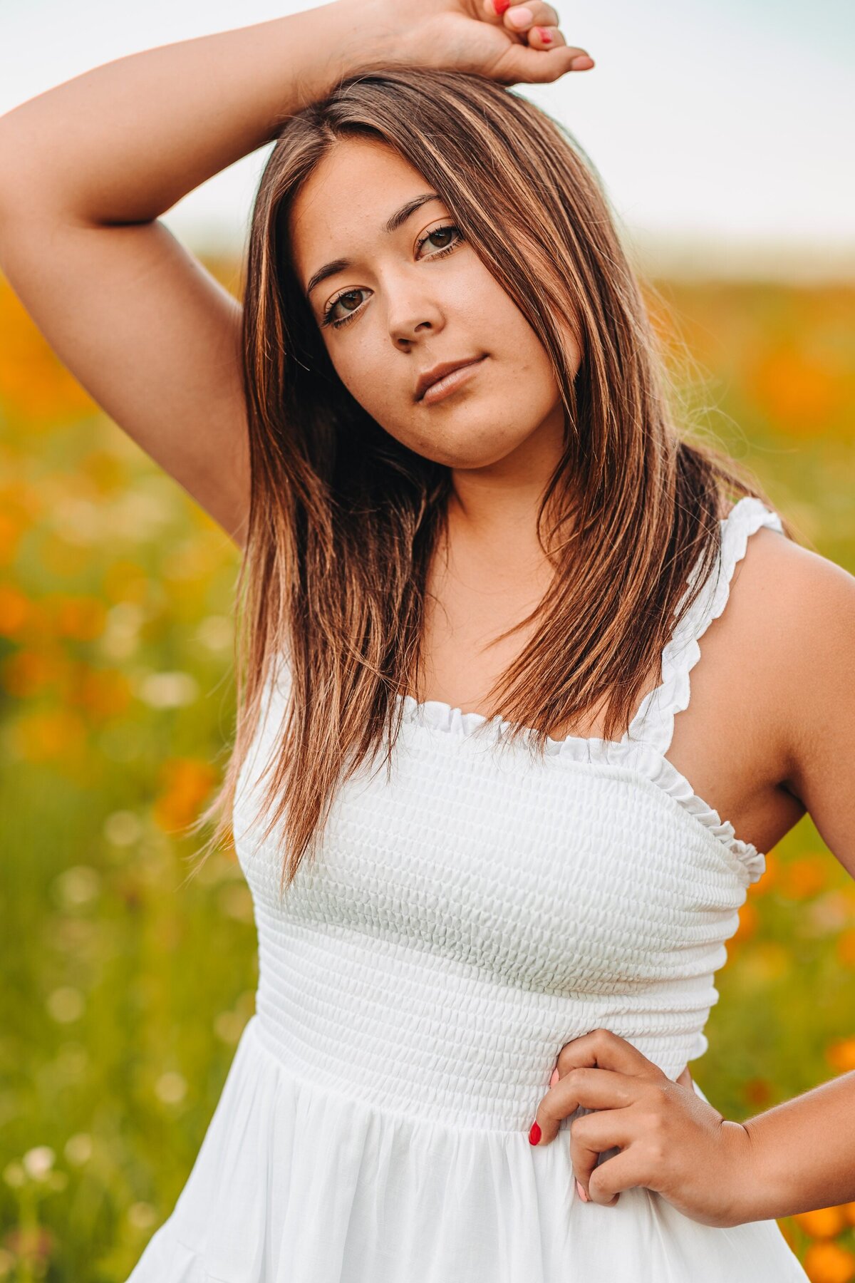 wisconsin-high-school-senior-girl-in-flower-field
