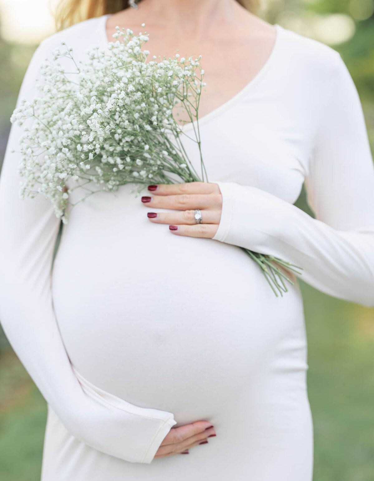 rose-garden-maternity-session-harkness-memorial-connecticut-33