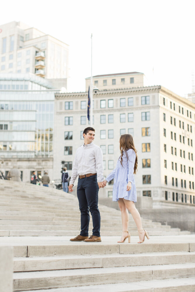 downtown-indianapolis-engagement-session9