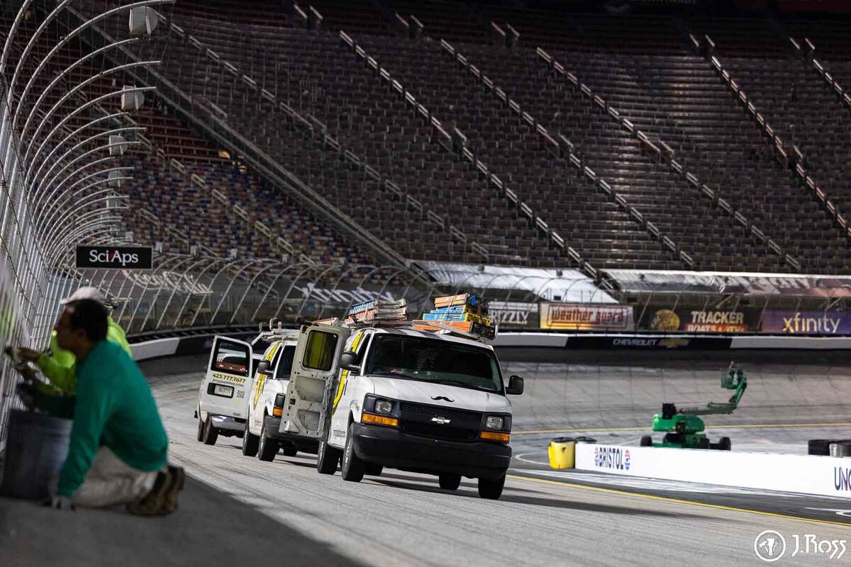 BRISTOL-MOTOR-SPEEDWAY-COMMERCIAL-PAINTING-J.ROSS-16-2