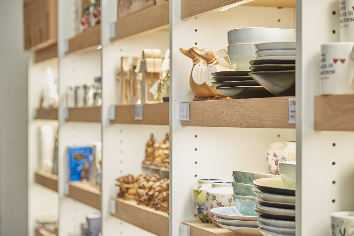 cathedral shop10403