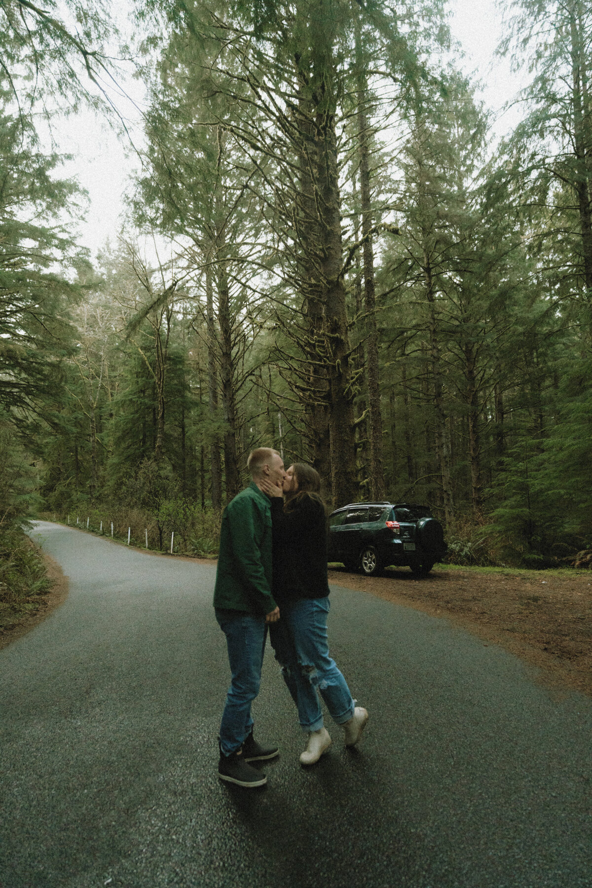 Oregon Coast Couples - lizarrietaphotography-23