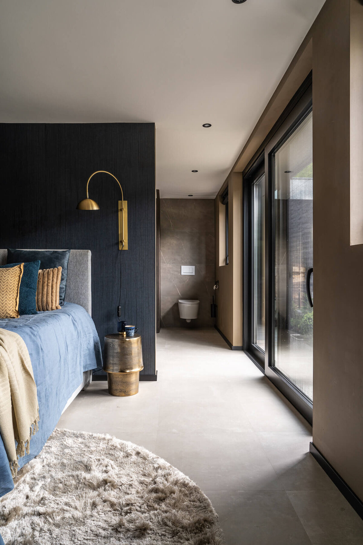 Ontwerp hotel chique slaapkamer met en suite badkamer Marlinde Interieurontwerp