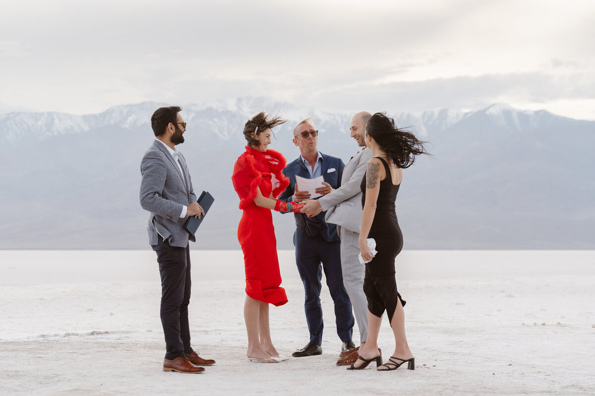 Death-Valley-Intimate-Wedding-10