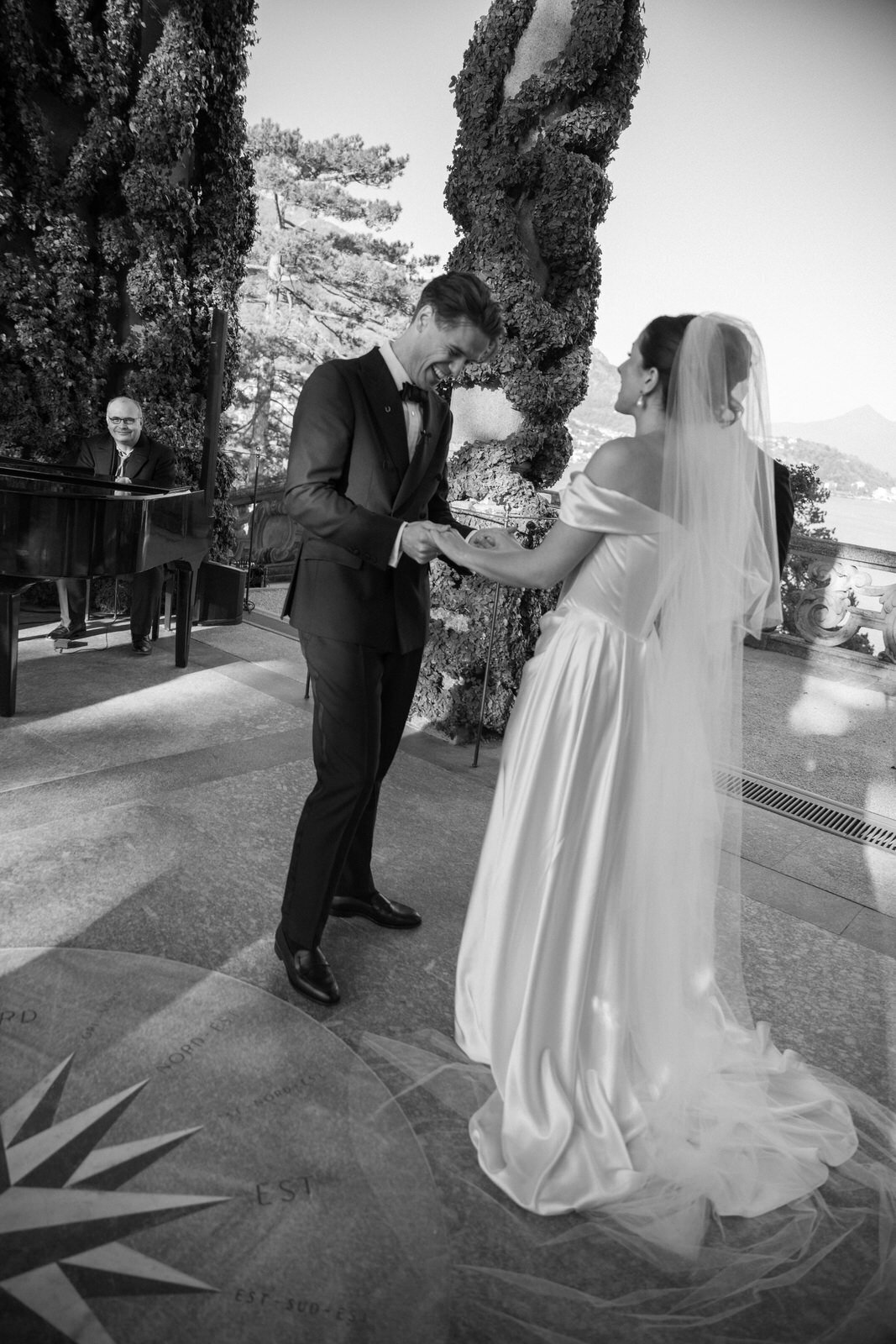 Flora_And_Grace_Lake_Como_Editorial_Wedding_Photographer (1085 von 1828)