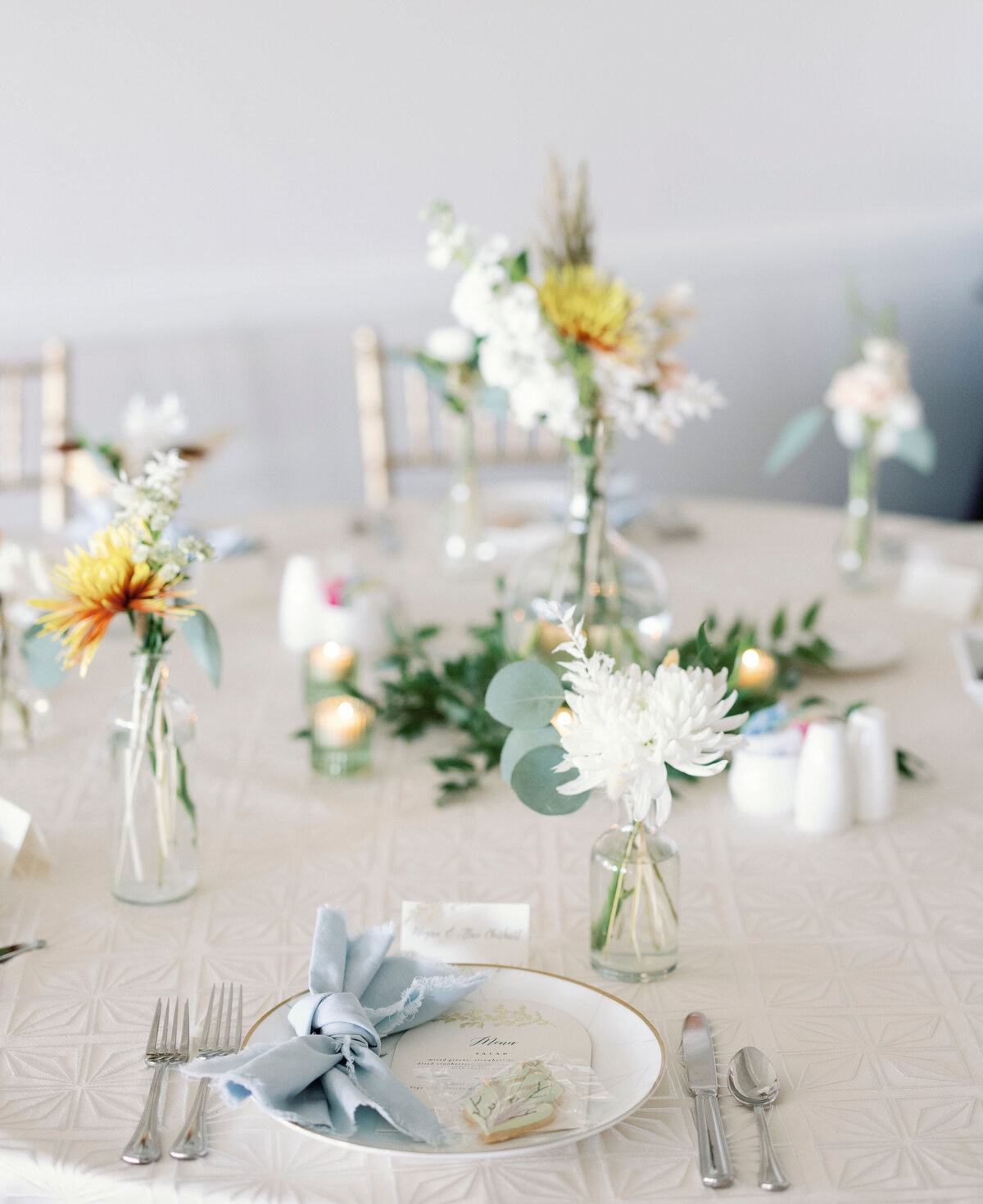 event table place setting