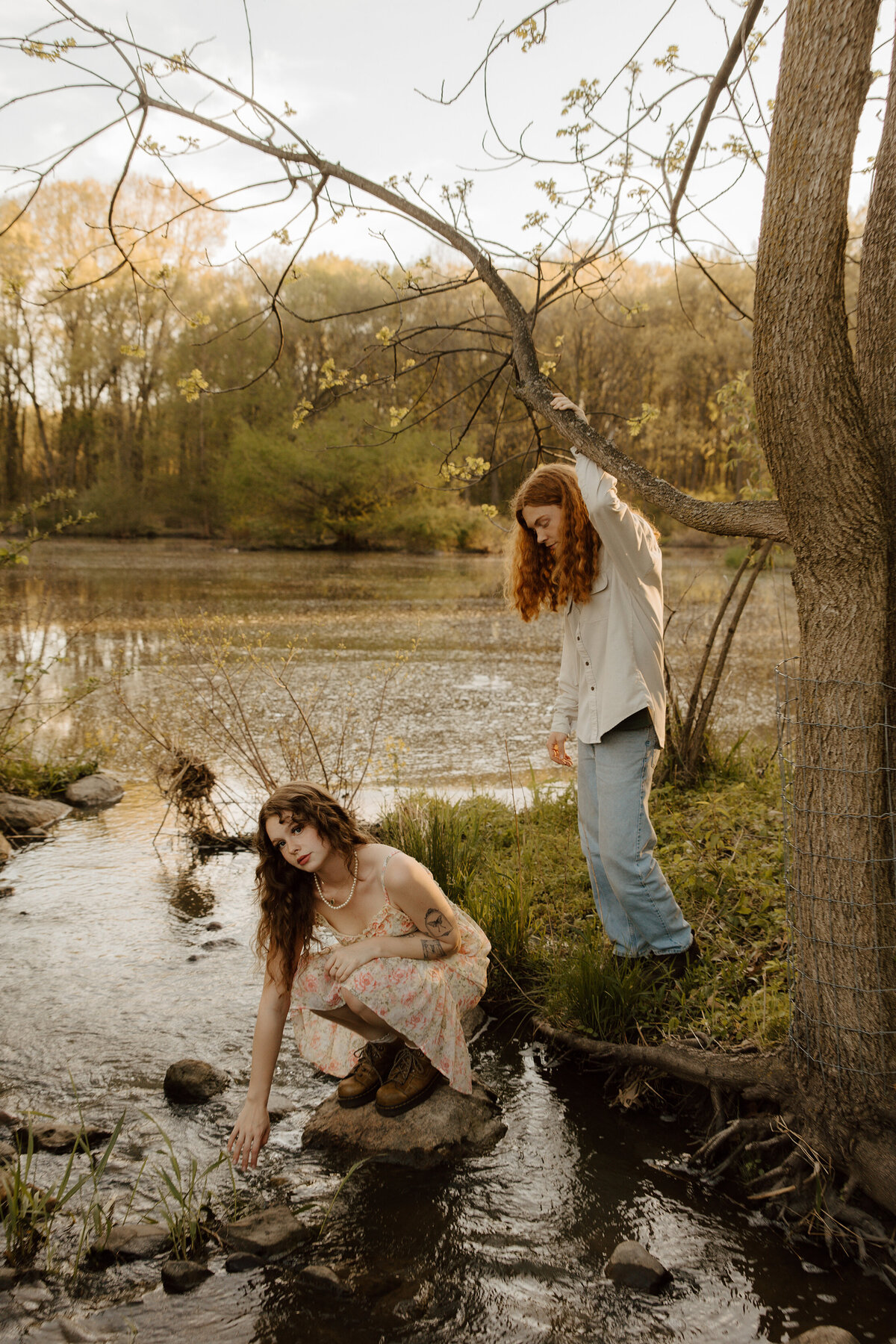 couple-exploring-river-meg-pearson-photography-midwest