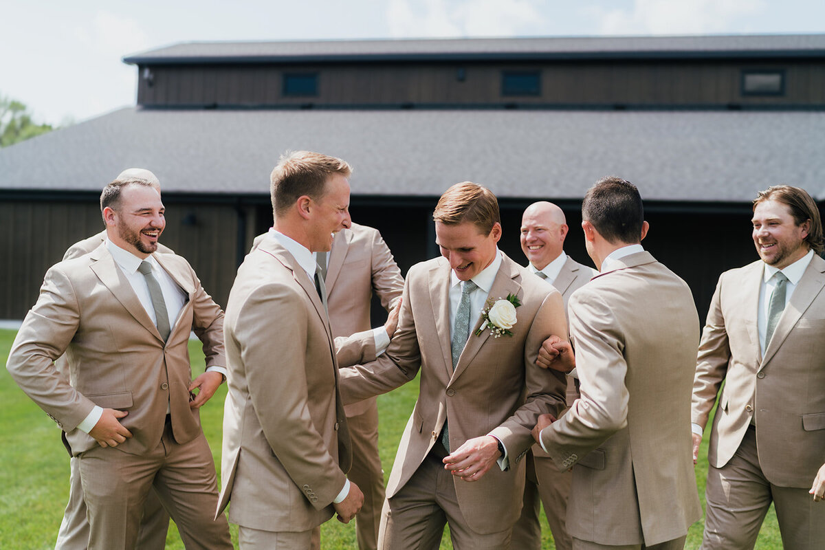 ErinBrian_FirstTouchBridalParty_0433