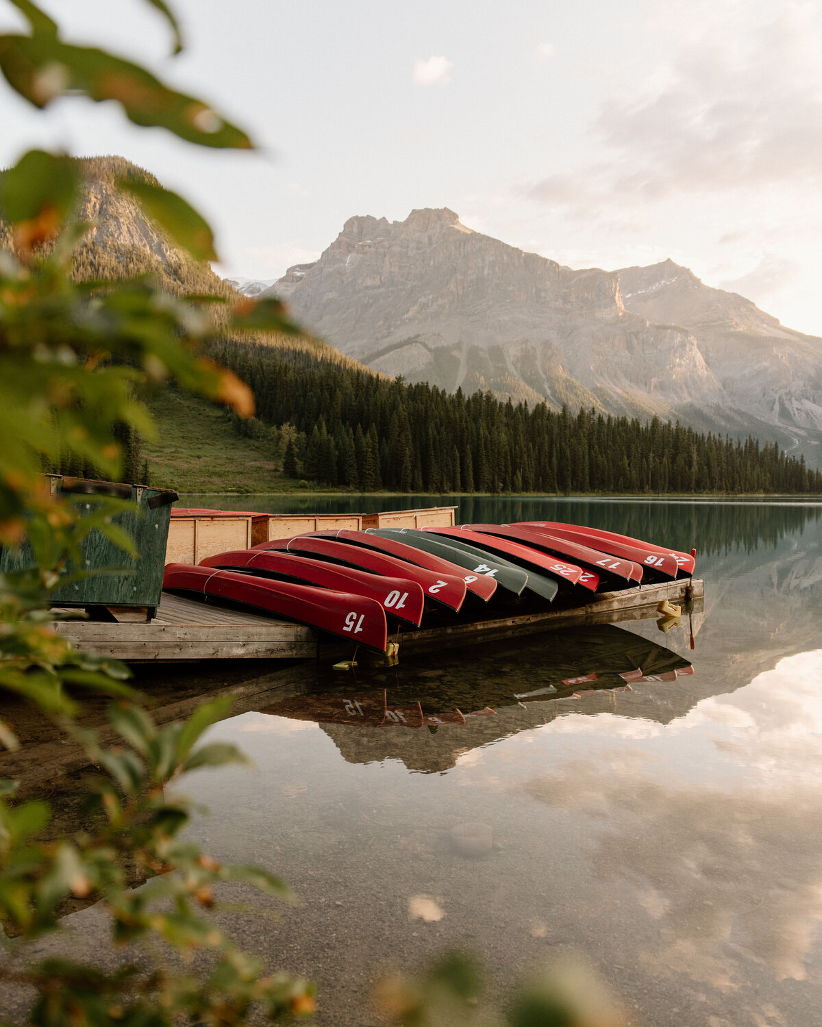 emerald_lake_canoes_yoho_national_park_canada_1