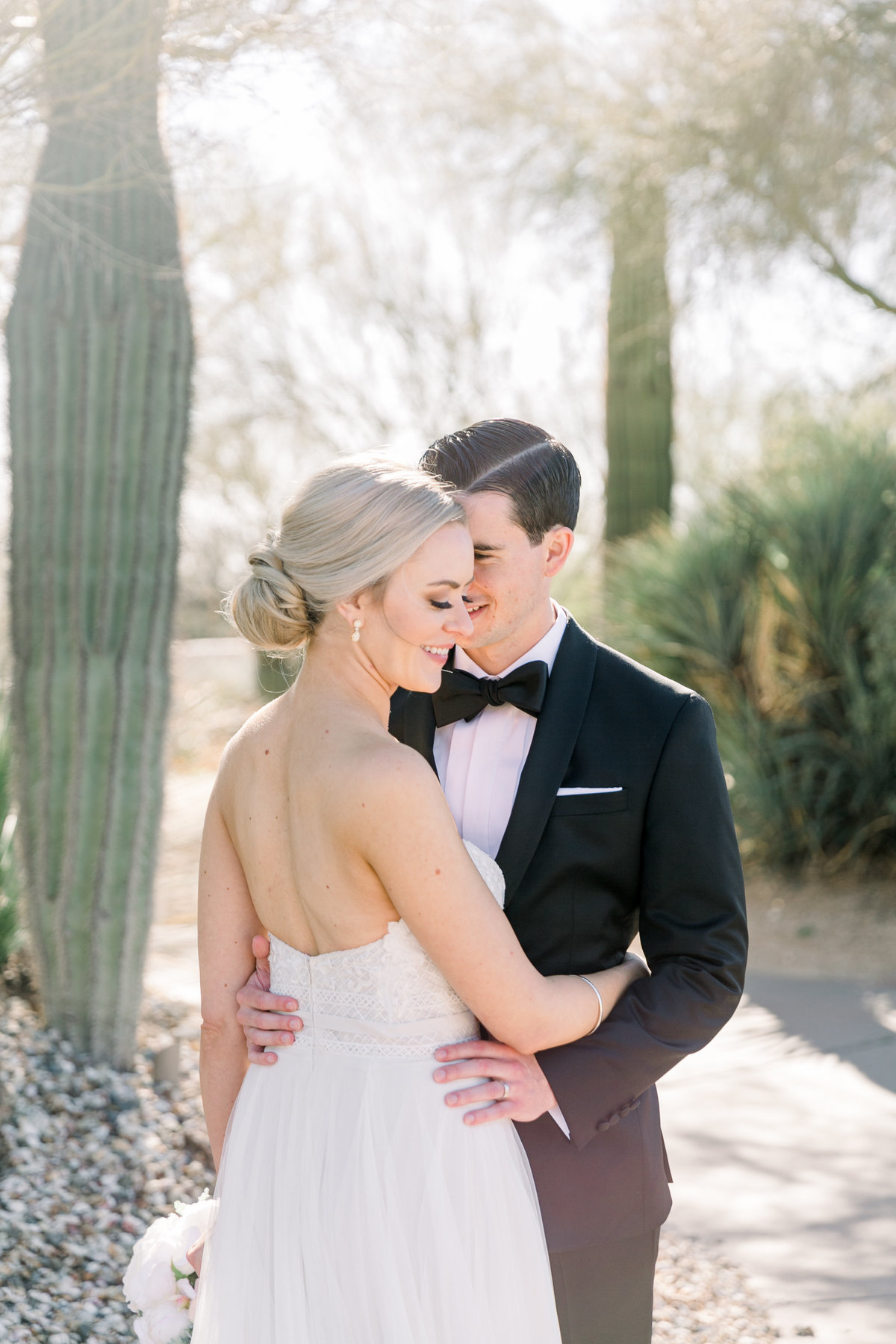 Karlie Colleen Photography - Arizona Wedding at The Troon Scottsdale Country Club - Paige & Shane -207