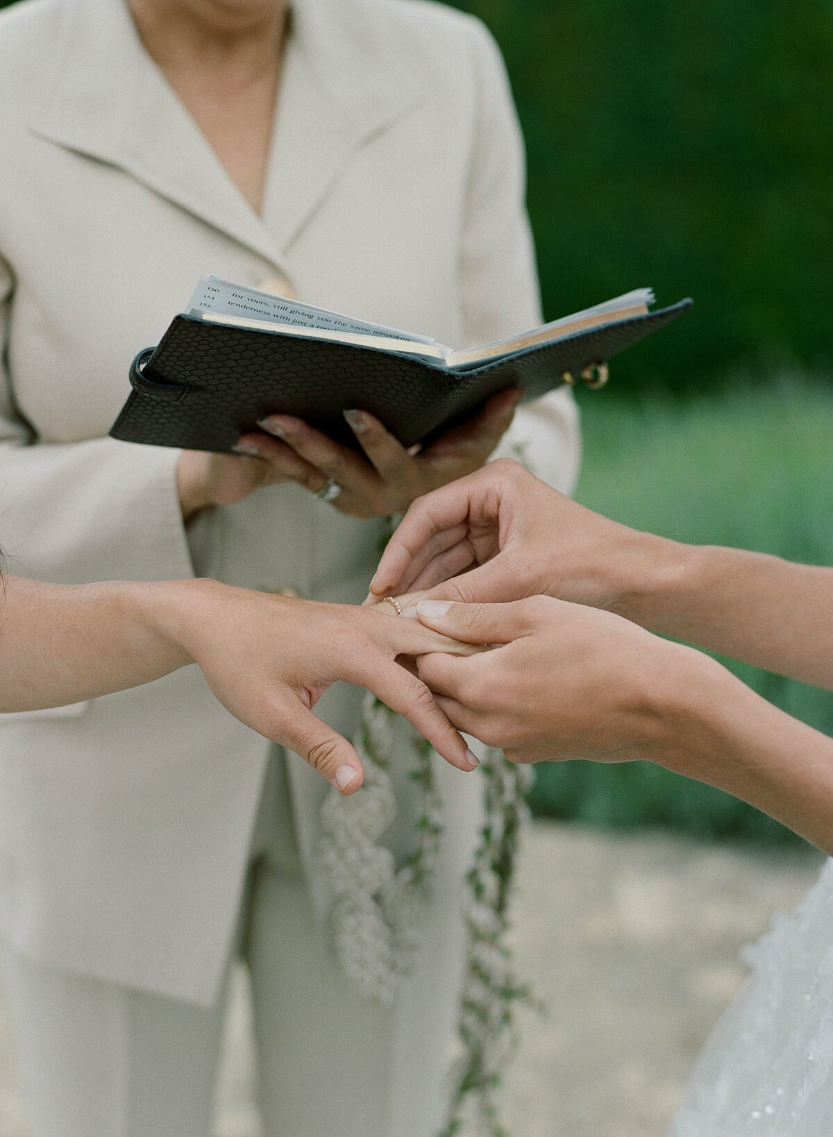 cotswolds-film-wedding-photographer-destination107