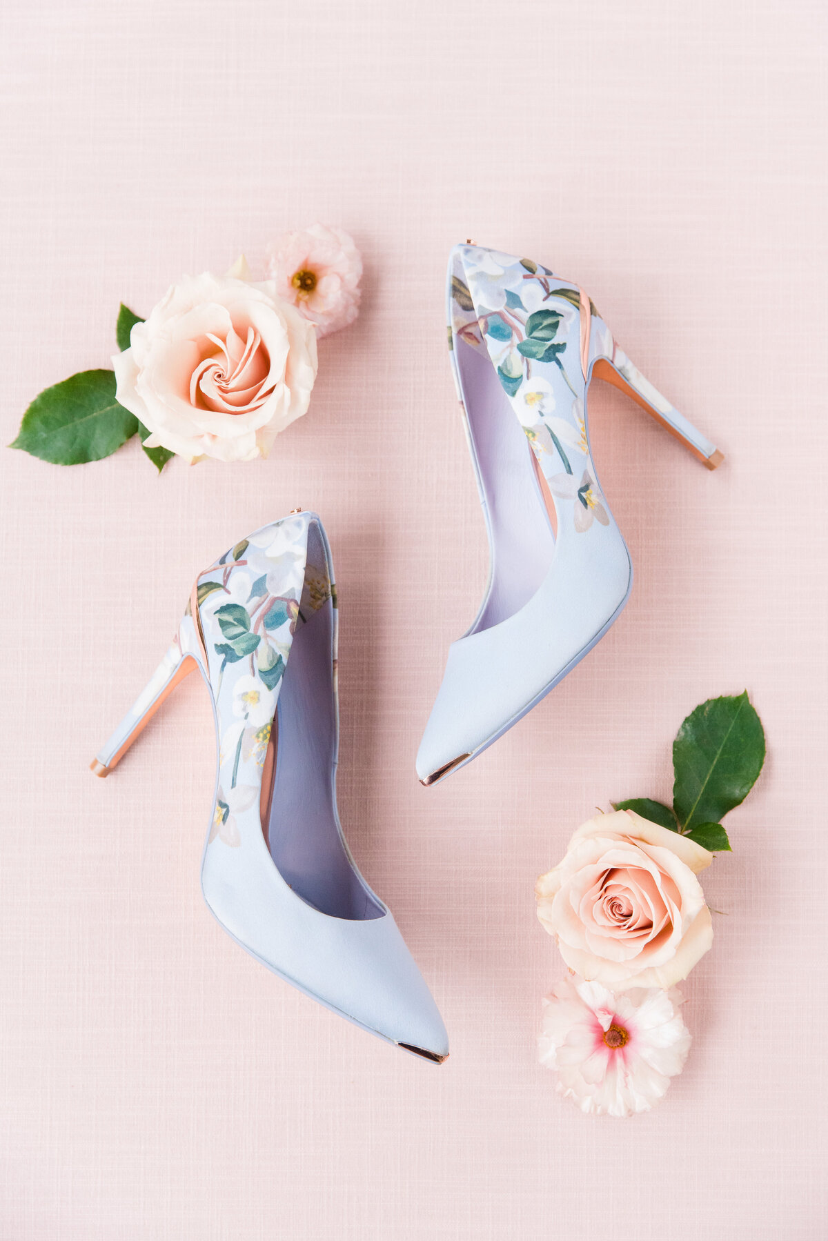 Dana Cubbage Weddings Photography Engagement Photographer Charleston South Carolina Luxury High End Destination Travel Bright Colorful Light Airy Chicago New York Los Angeles Weddings Photo18