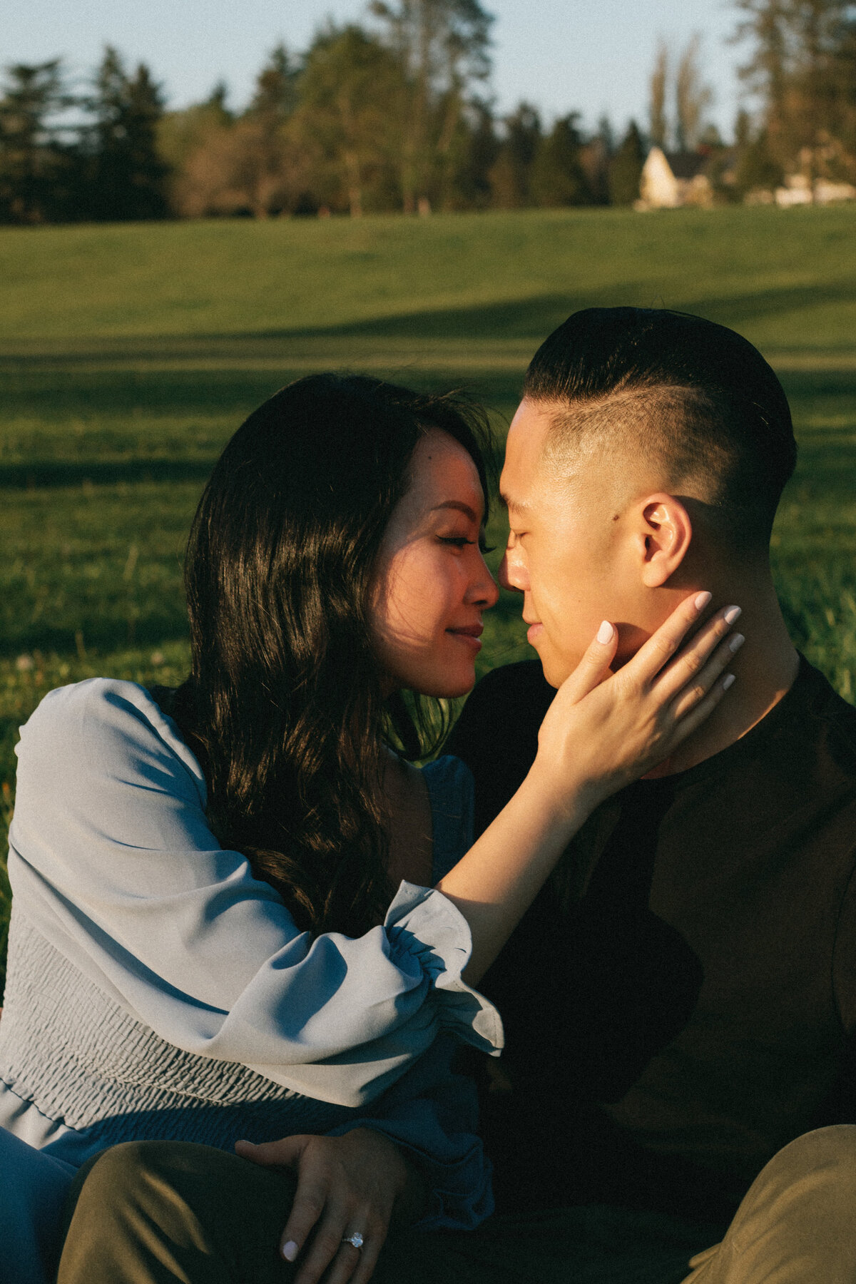 Couples-session-discovery-park-documentary-style-jennifer-moreno-photography-seattle-washington