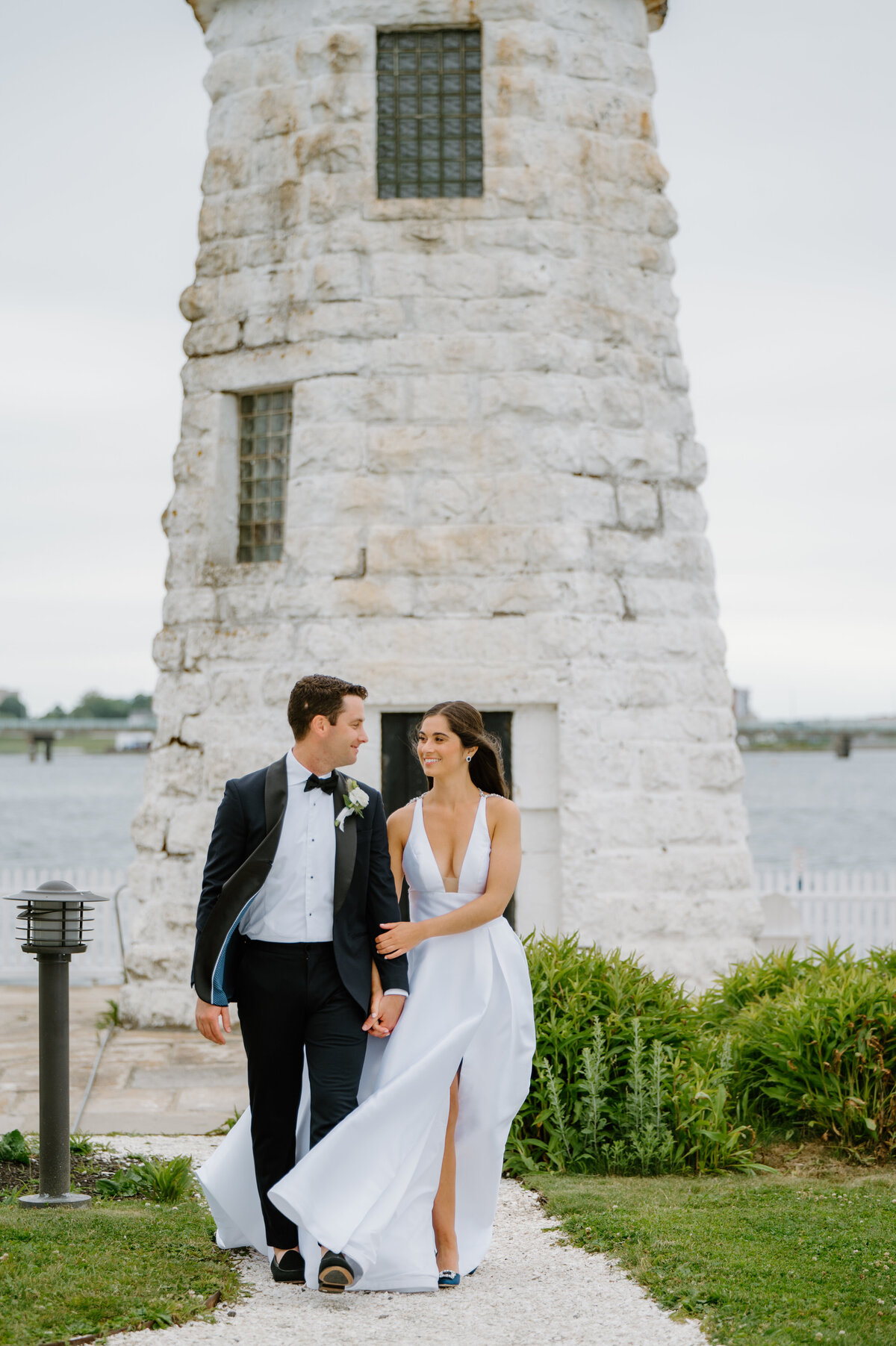 newport-harbor-island-wedding-photos