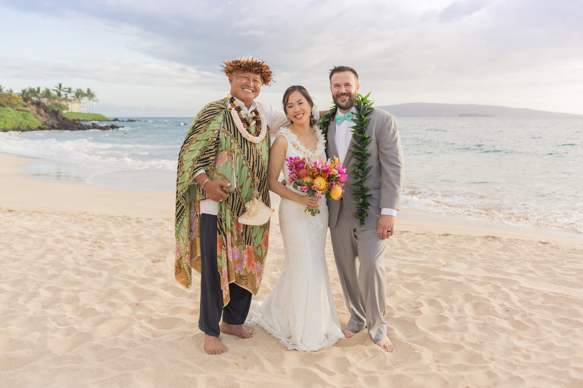 Find The Best Maui Wedding Ministers And Officiants In Hawaii