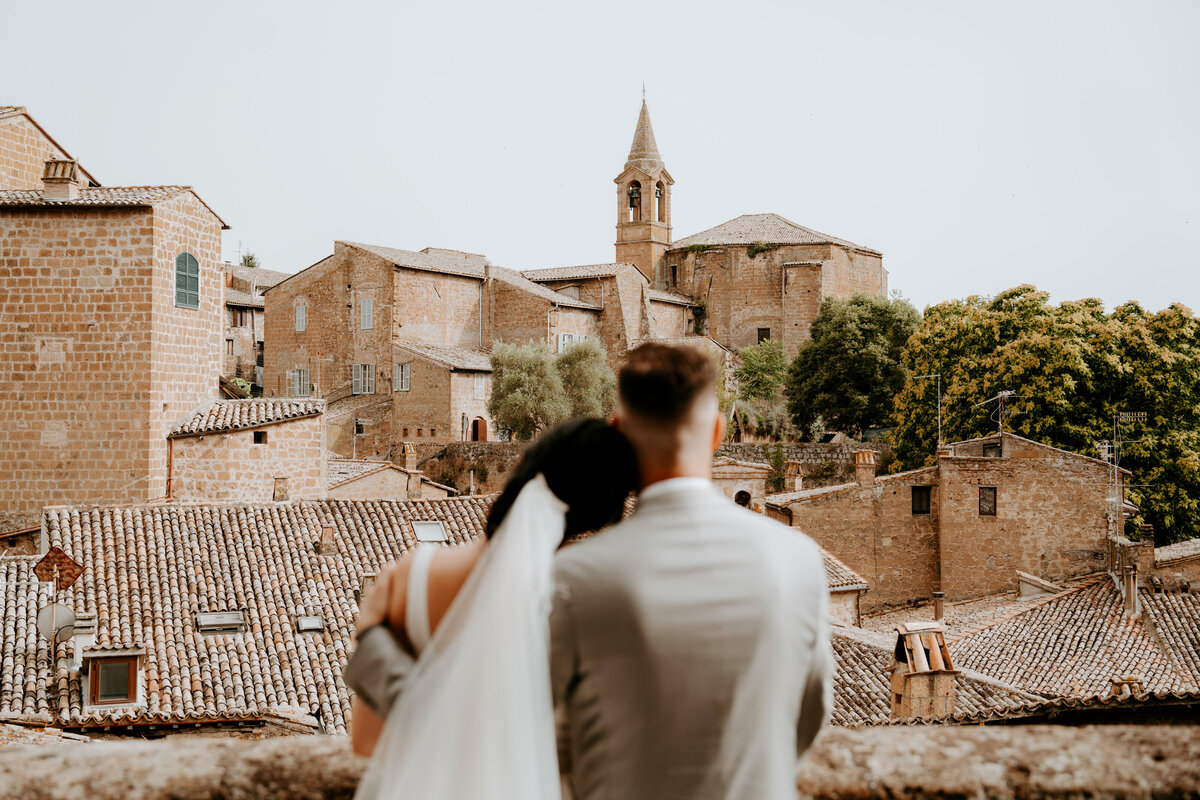 2024-06-30-Gianna + Gabriele Wedding Orvieto Italy Daisy + Pine Sneak Peeks-091