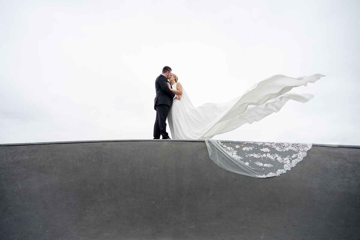 wedding-portrait-wind-dress-skate