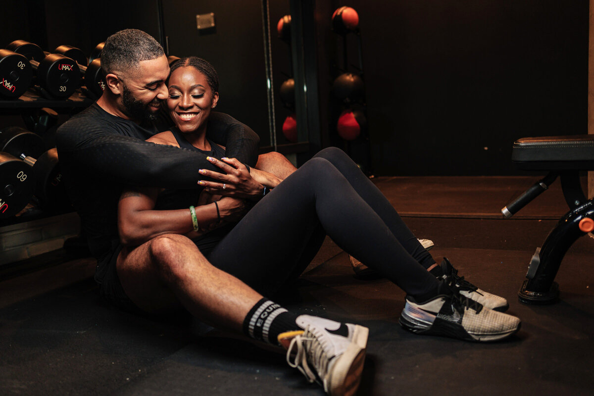 fitness-engagement-photo-in-gym