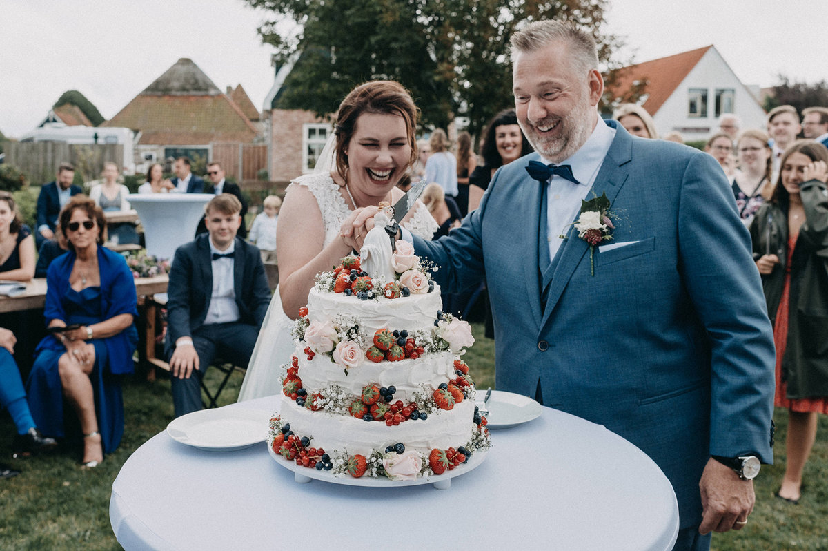 Wedding-Planner-Ceremoniemeester-taart-Helmuth-Manuela-Trouwen-Texel-011JPG