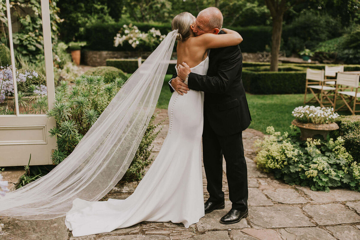 Issy-and-Bella-Floral-Design-Wedding-Florist-Herefordshire-Dewsall-Court-N-Z26