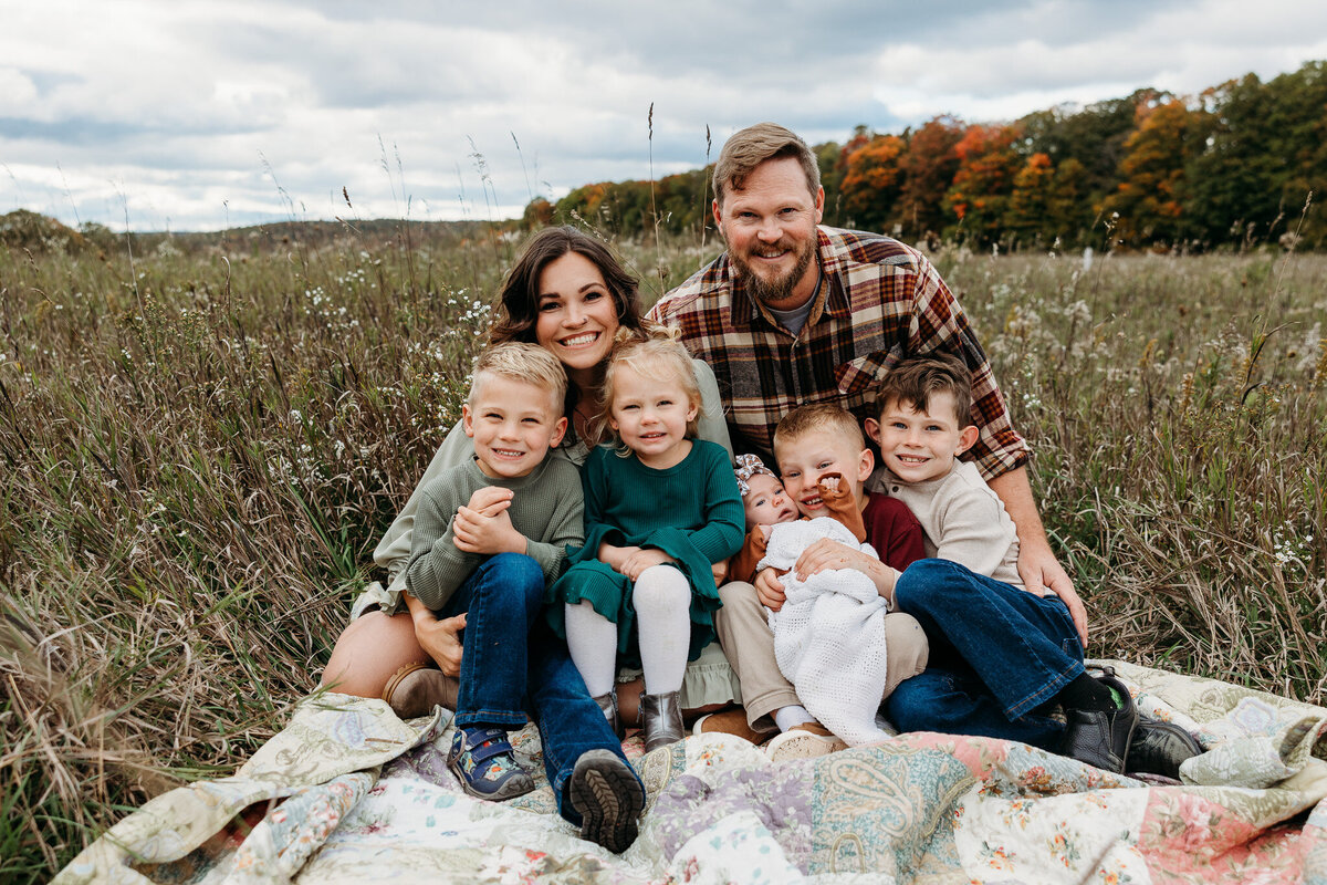 michigan_family_photographer_charlevoix_traverse_city_petoskey_gaylord_studio_photographer_near_me_baby_photographer_MI_photos00151