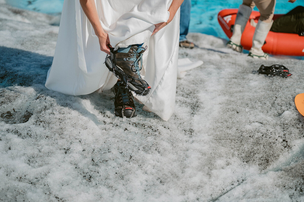 Adventure elopement activities in Alaska