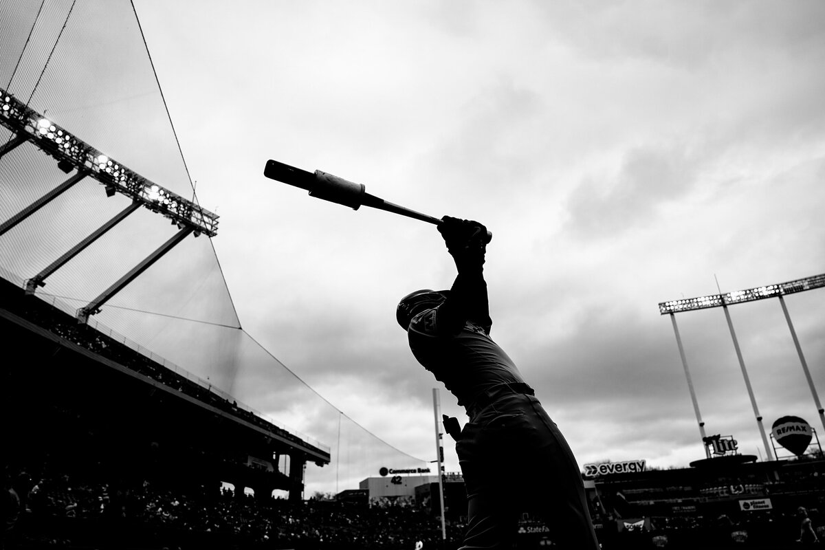 kansas-city-sports-photography-0229-baseball-player-swinging-bat