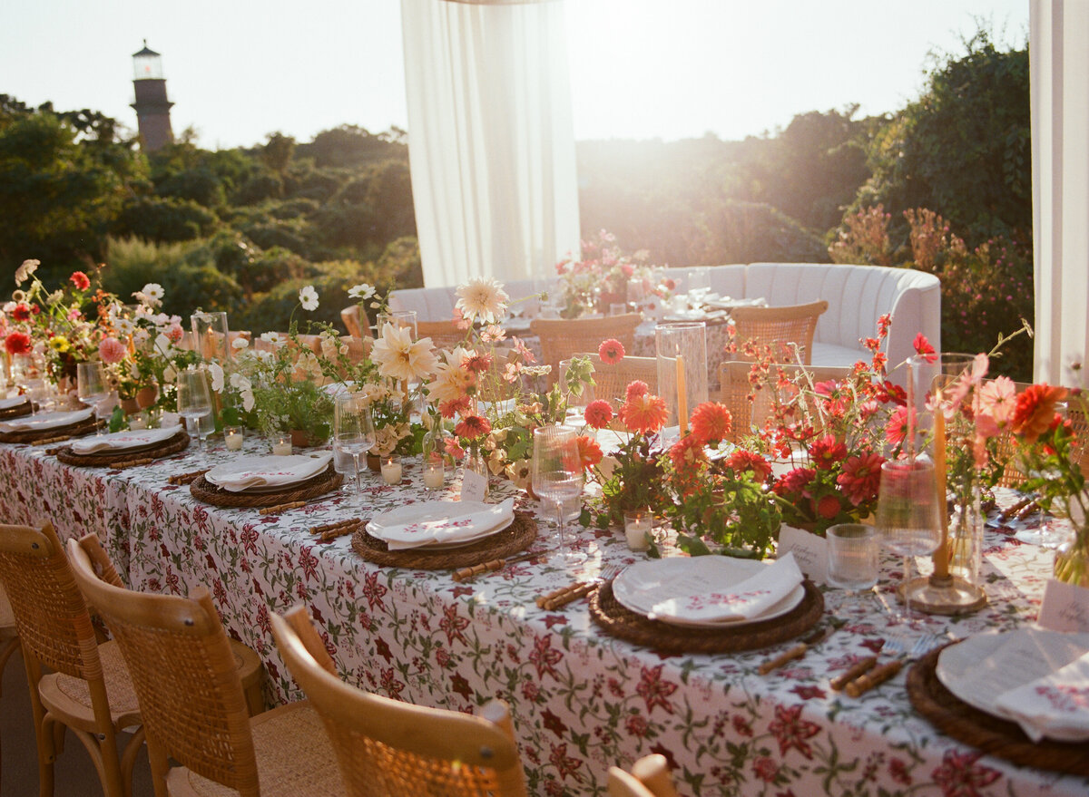 Marthas-vineyard-wedding-planner-kg-events-design-luxury-destination-weddings-private-events-corporate-events-aquinnah-ma-event-designer-outermost-inn-outdoor-tented-wedding-reception-black-frame-tent-16
