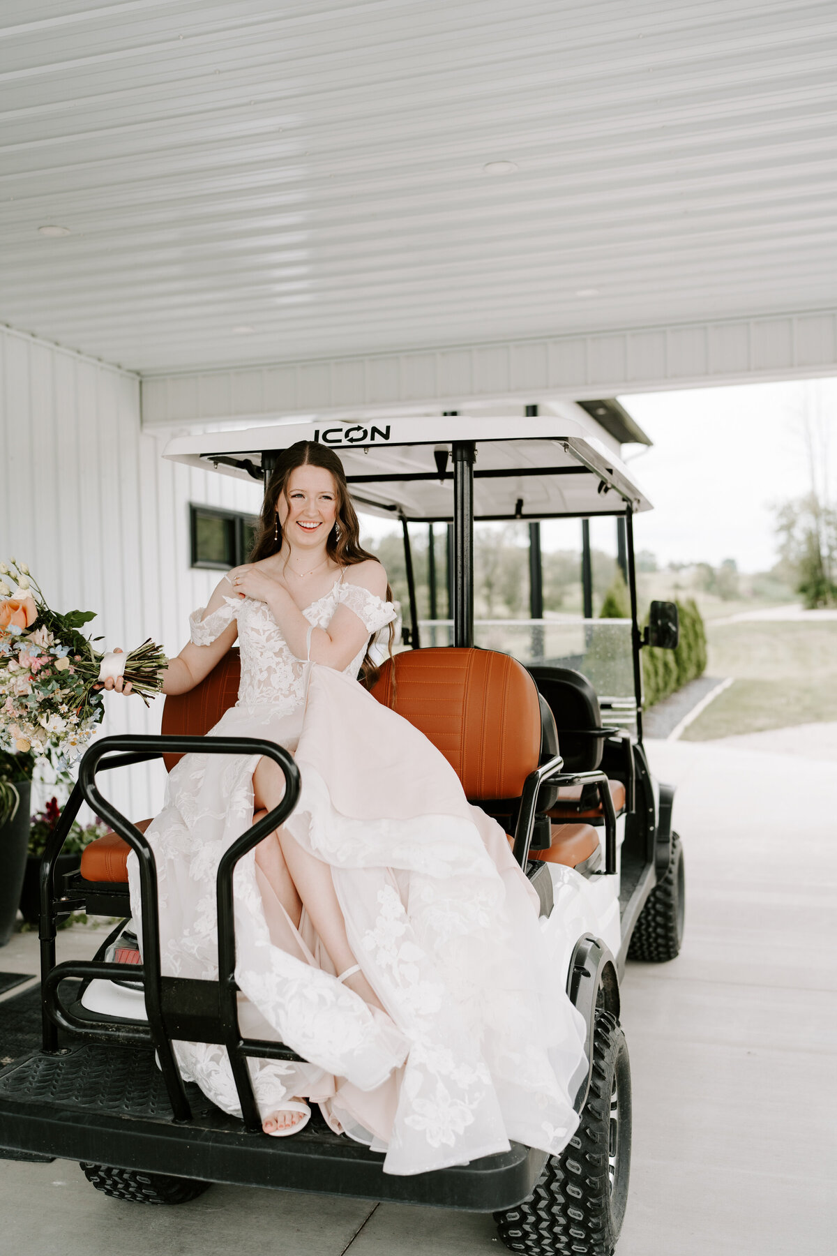 kraber-the-gathering-grounds-iowa-wedding-15