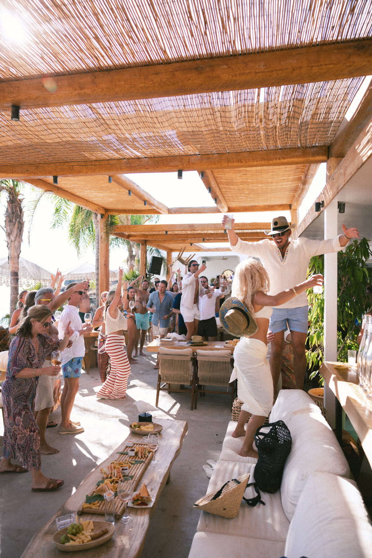 bo-eppink-photography-wedding-beachparty-Greece-event-12