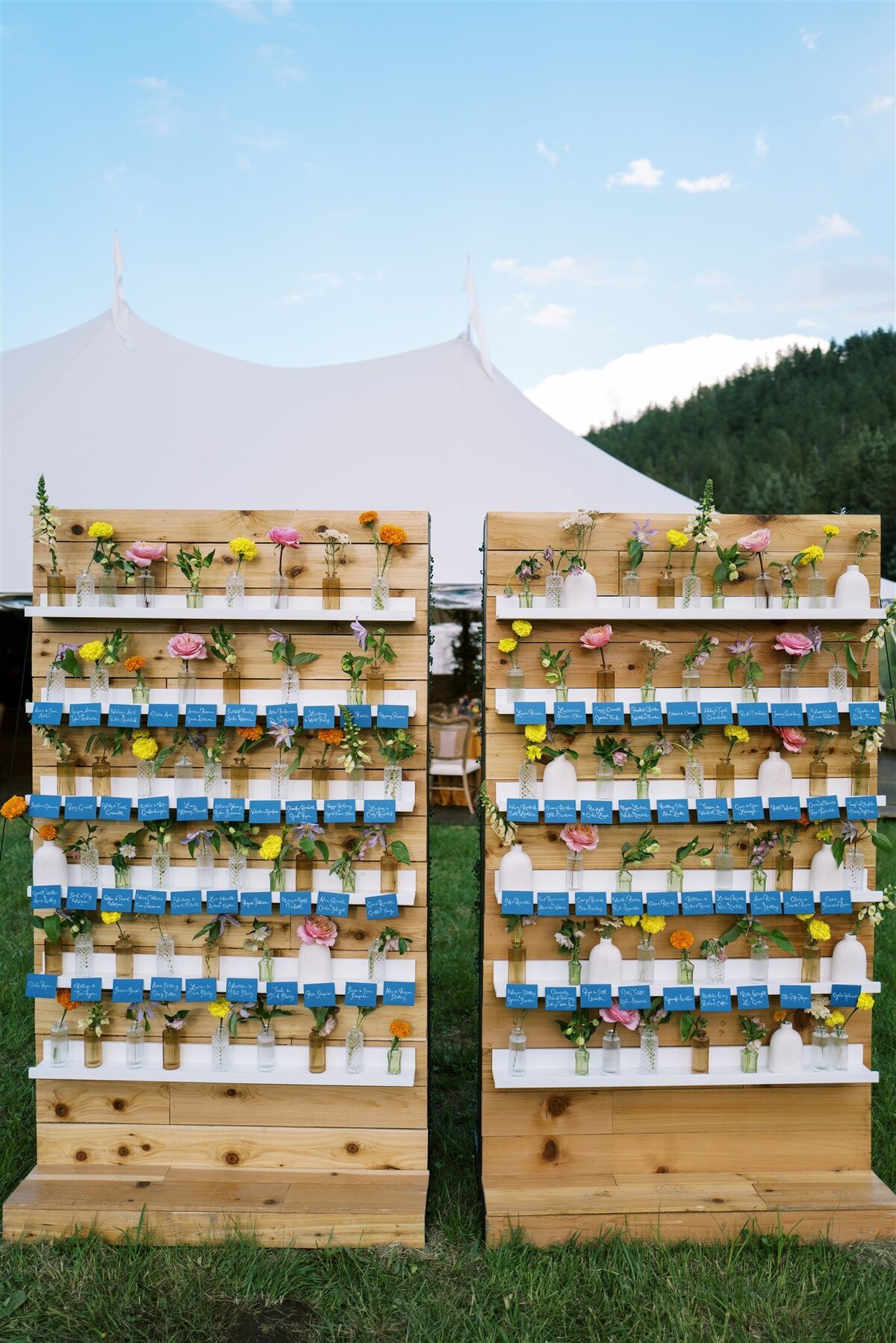 Colorado-wedding-planner-ranch-wedding-design-escort-wall