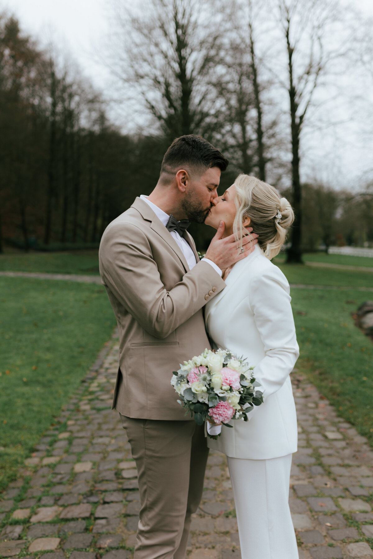 Lucie Morgenroth Hochzeitsfotograf Museum Kurhaus Kleve Hochzeitslocation Kleve