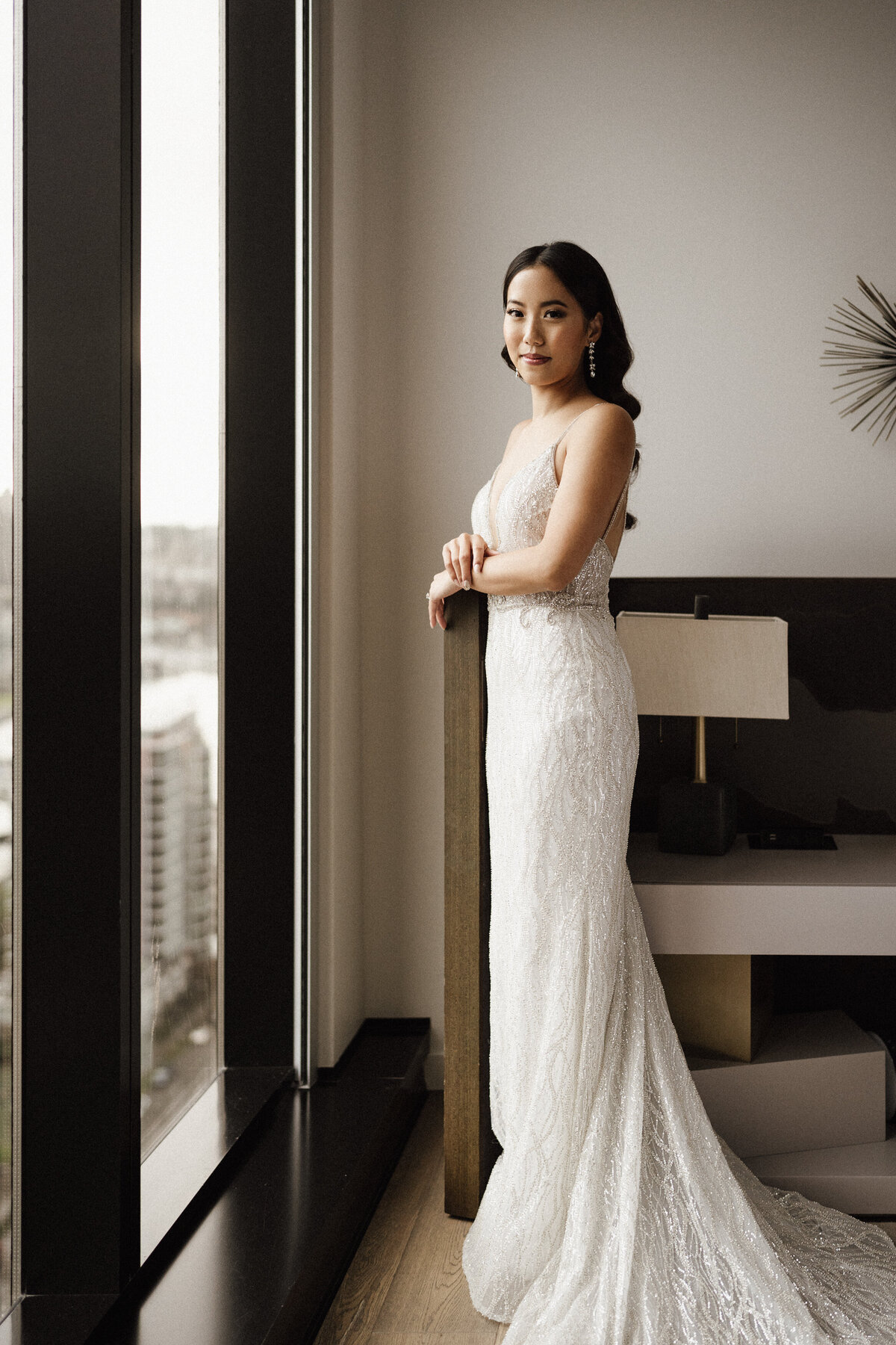 bride-getting-ready-jw-marriott-parq-wedding-vancouver-001