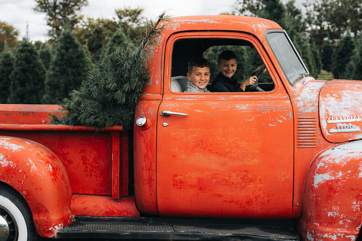 2023_10_15_Alex Bare Photography_Wilkins - Tree Farm (15 of 58)