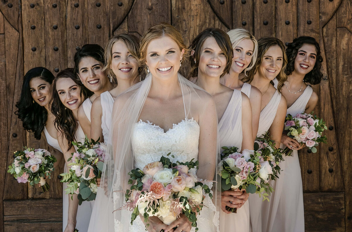 temecula-winery-wedding-bride-bridesmaids-photo