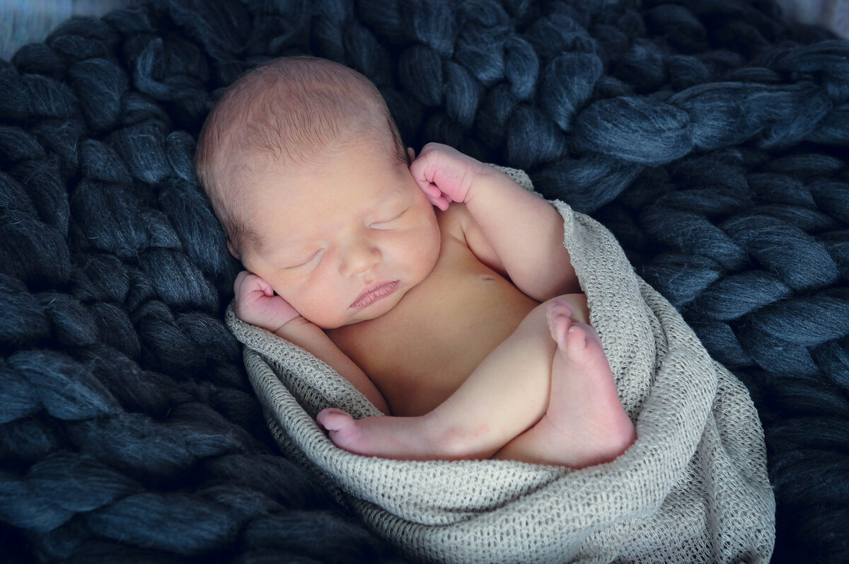 Captured by Lyndsey Newborn Photography 023