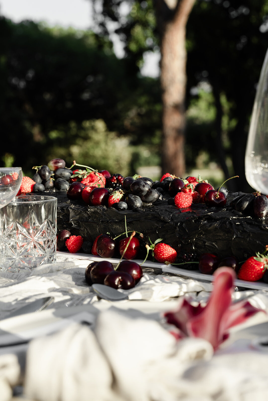 gateau-fruits-rouge-wedding-cake