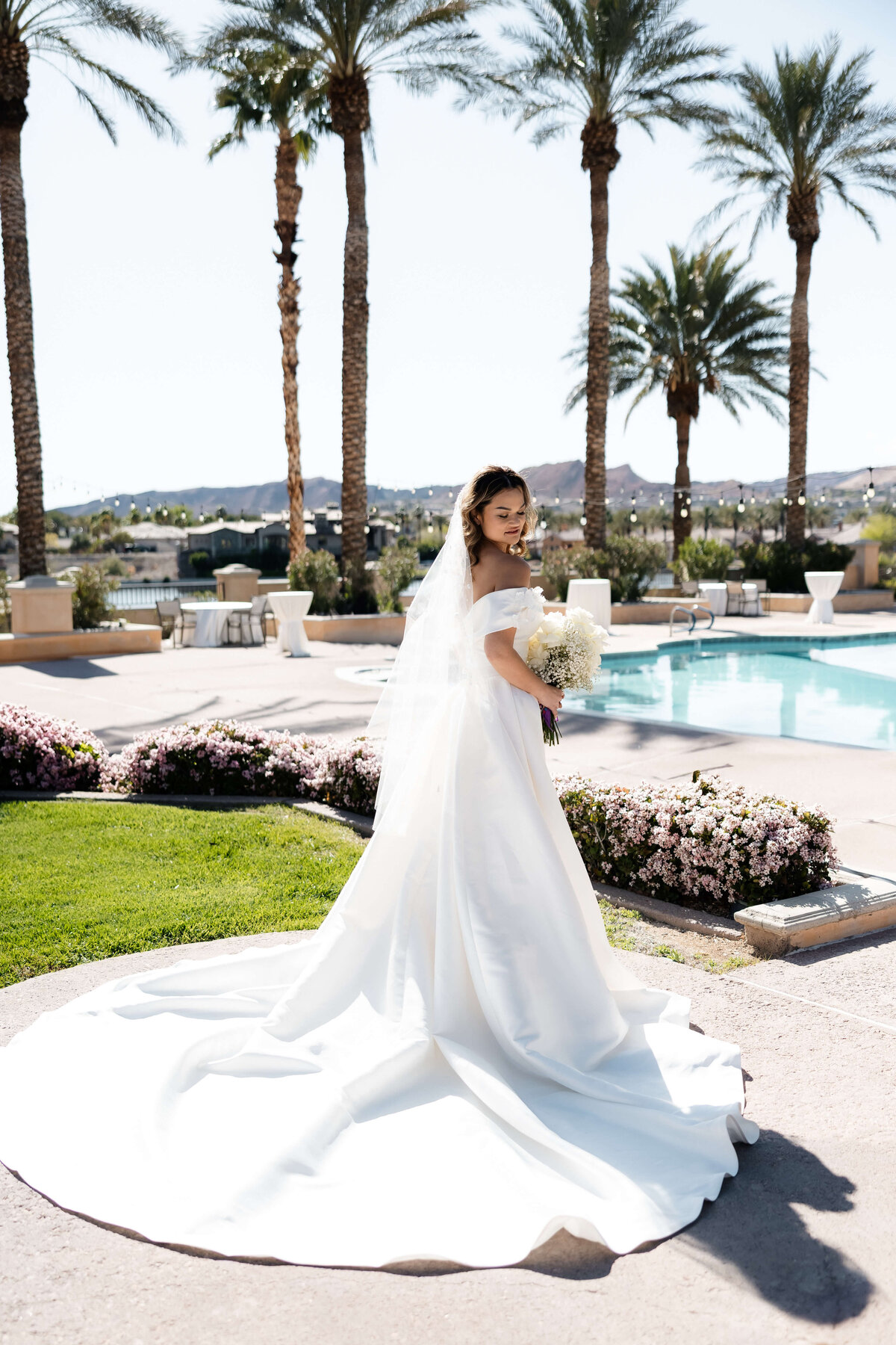 44_riskyexposure_marley-simon_las-vegas-elopement-photography