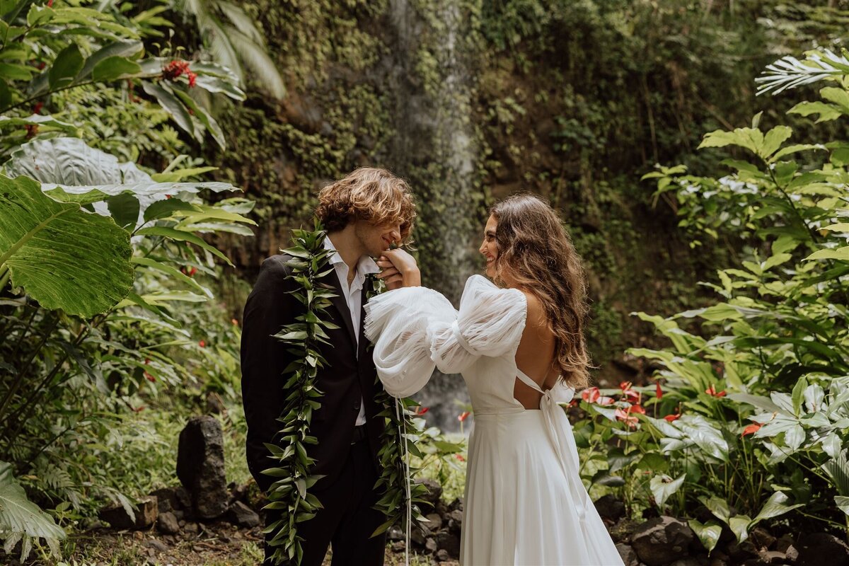 hawaii-waterfall-elopement-7850_websize