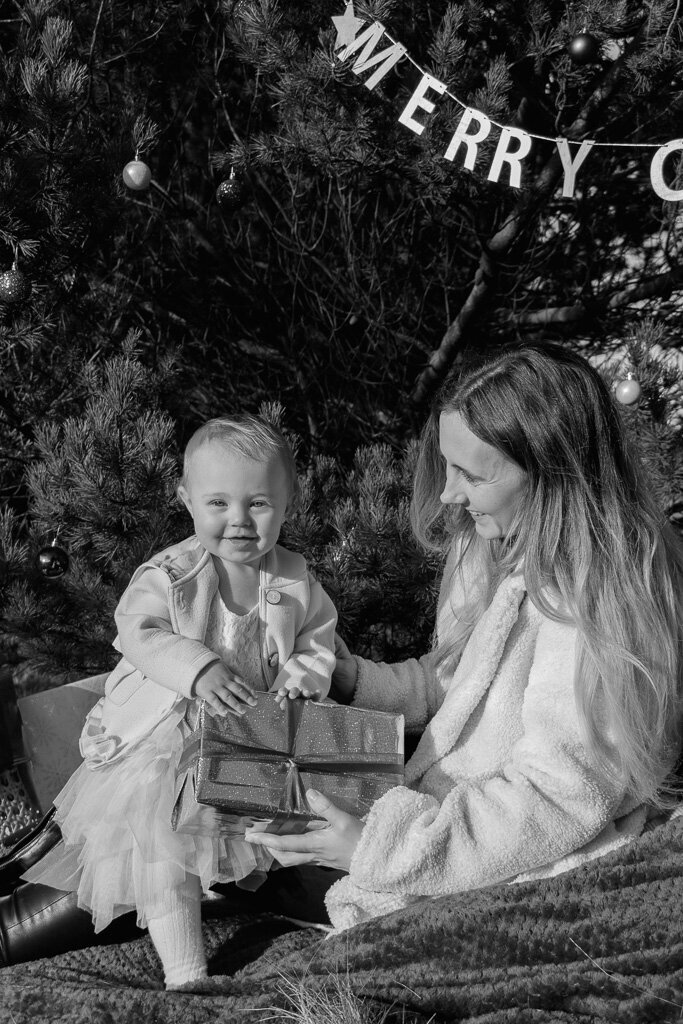 Christmas Mini photoshoot - Goyt Valley, High Peak - Nostalgia photography (26)